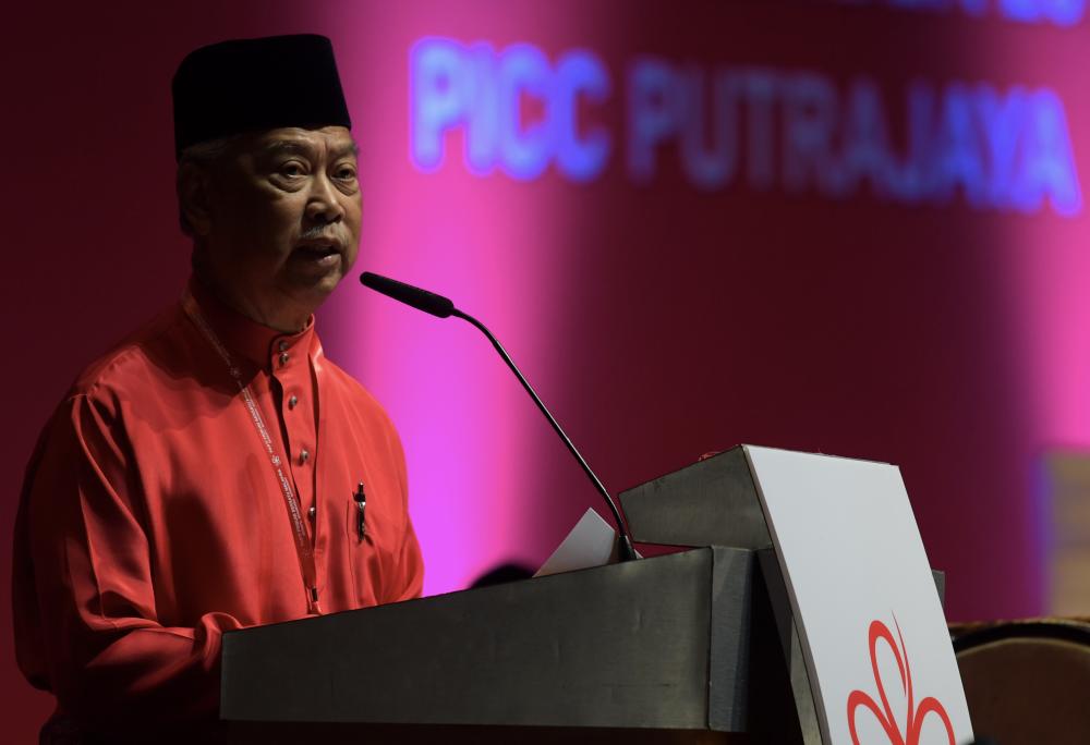 Tan Sri Muhyiddin Yassin deliveres a mandate at the Parti Pribumi Bersatu Malaysia (Bersatu)’s Second Annual General Assembly at the Putrajaya International Convention Centre (PICC), on Dec 30, 2018. — Bernama