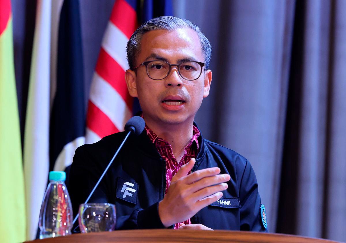 Menteri Komunikasi Datuk Fahmi Fadzil ketika berucap pada Majlis Peluncuran Platform Pendapat Awam Mengenai Tribunal Antibuli di Dewan Saksama, Bahagian Hal Ehwal Undang-Undang, Jabatan Perdana Menteri hari ini - fotoBERNAMA