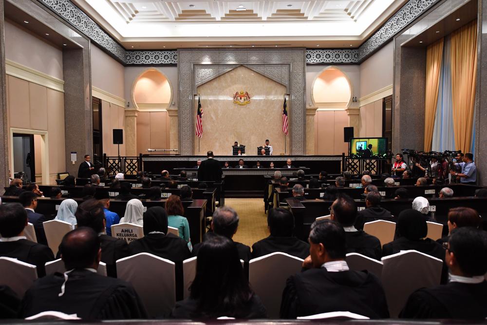 Chief Justice Datuk Tengku Maimun Tuan Mat delivers a speech at a ceremony held in honour of her appointment as the 16th Chief Justice in the Federal Court room, Putrajaya on May 17, 2019. - Bernama