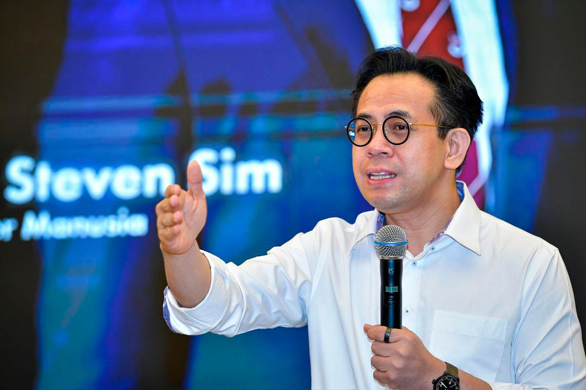 Human Resources Minister Steven Sim Chee Keong - BERNAMApix