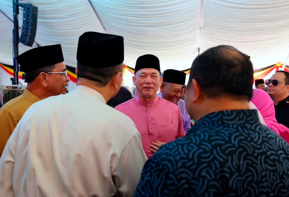 Datuk Seri Fadillah Yusof (tengah)/BERNAMAPix
