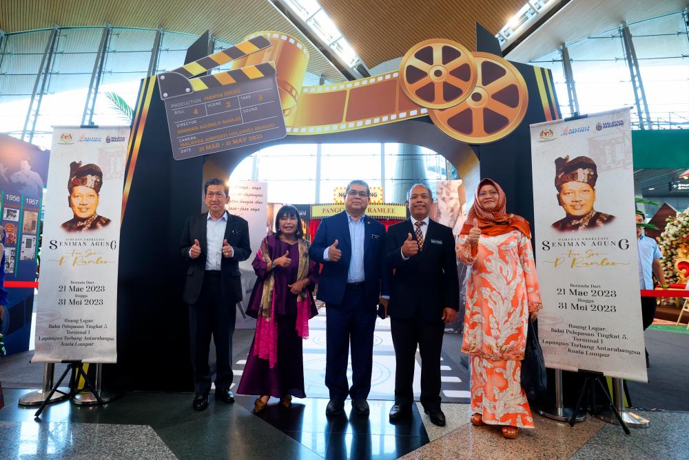 SEPANG, March 22 -- National Unity Minister Datuk Aaron Ago Dagang (centre) poses for a photo at the Opening Ceremony of the Exclusive Exhibition of Great Artist P. Ramlee at Kuala Lumpur International Airport (KLIA) Terminal 1 today. BERNAMAPIX