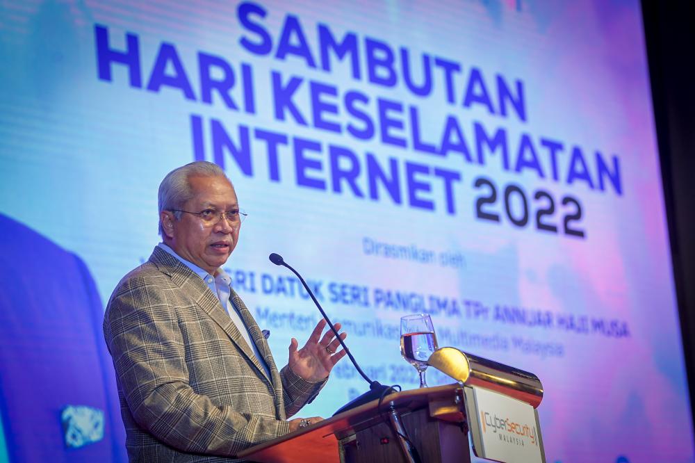 PUTRAJAYA, Feb 22 - Minister of Communications and Multimedia, Tan Sri Annuar Musa delivered a speech at the 2022 Internet Security Day celebration today. BERNAMApix