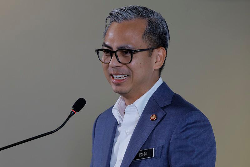 Communications Minister, Fahmi Fadzil. - BERNAMAPIX