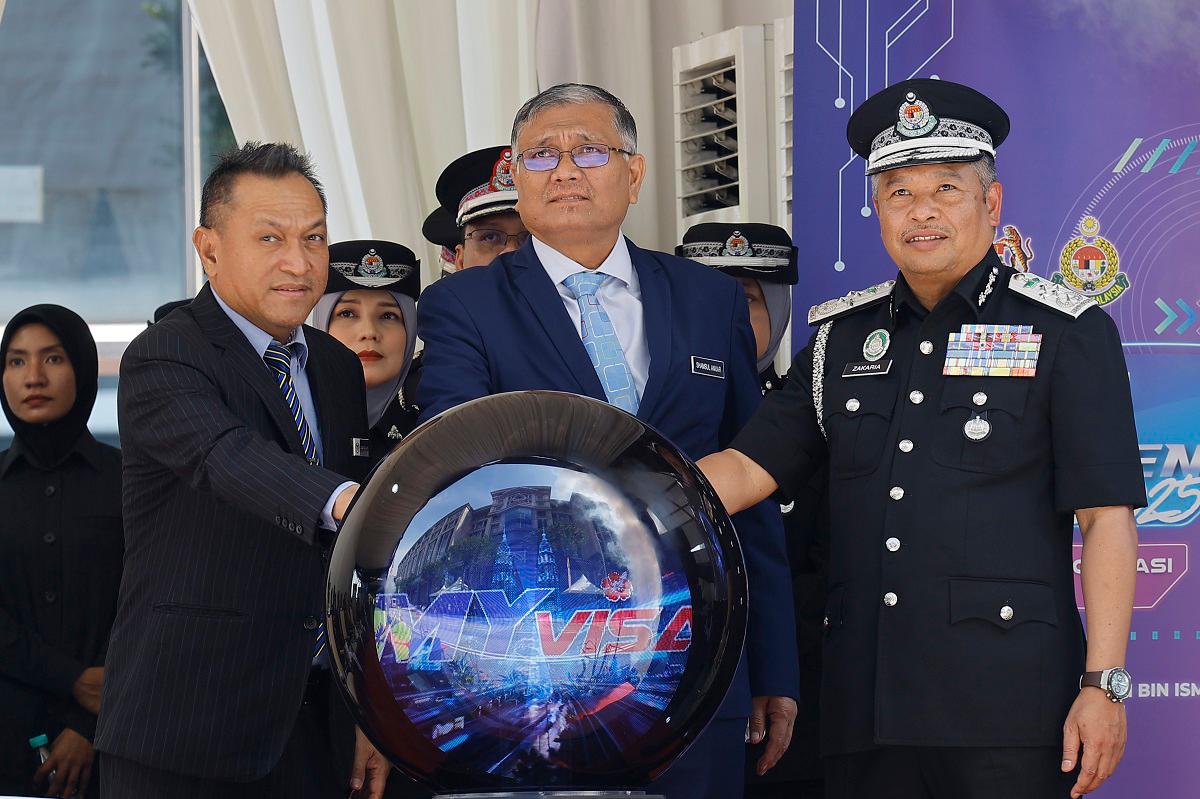 - fotoBERNAMA