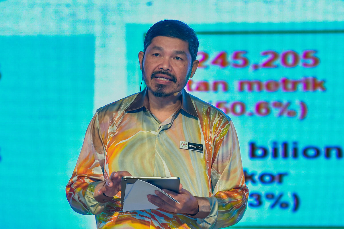 Chief Statistician Datuk Seri Dr Mohd Uzir Mahidin. - BERNAMA