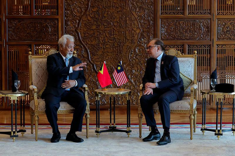 Prime Minister Datuk Seri Anwar Ibrahim (right) with the Timor-Leste Prime Minister Kay Rala Xanana Gusmão, who is on a three-day official visit to Malaysia, today. - BERNAMAPIX