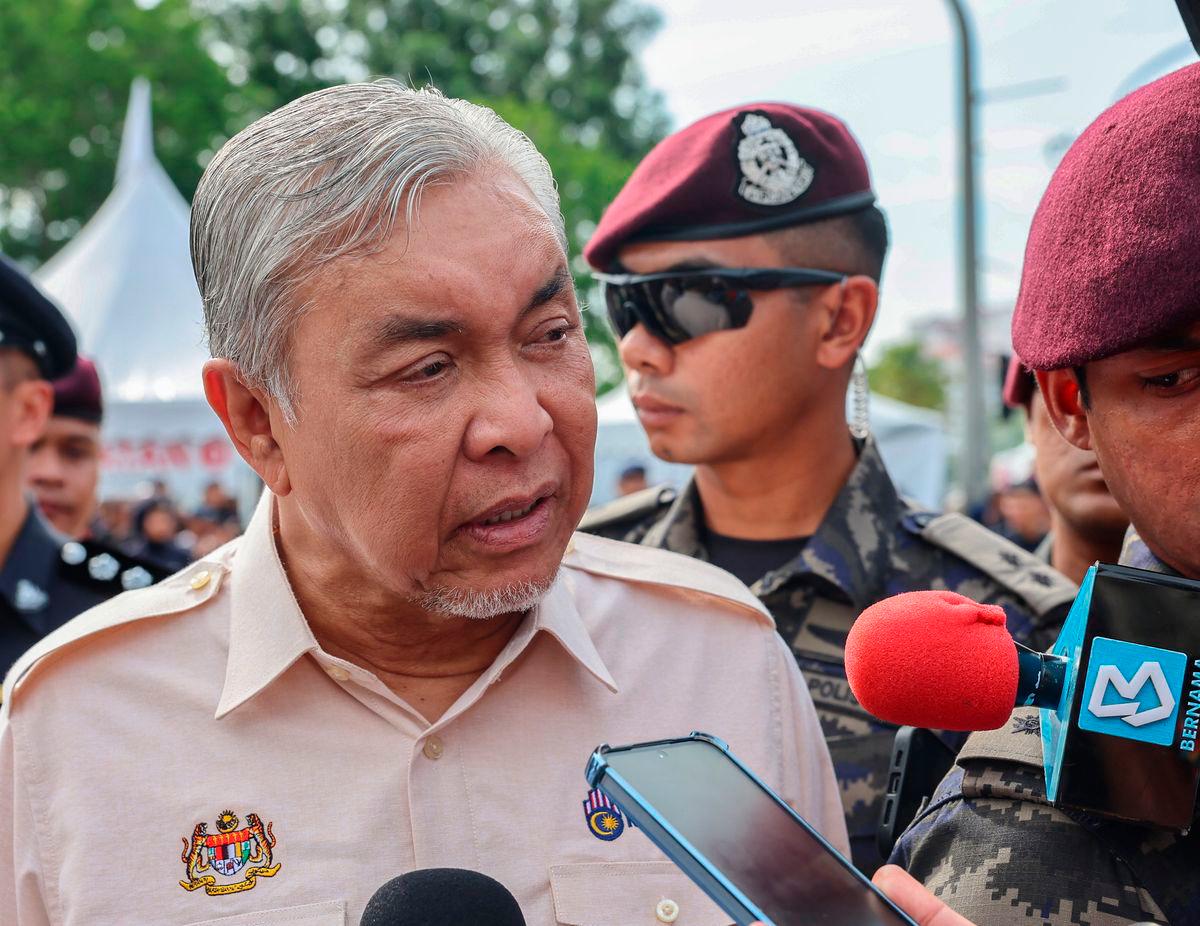 Timbalan Perdana Menteri Datuk Seri Dr Ahmad Zahid Hamidi ketika ditemui media pada Sambutan Hari Kebangsaan 2025 di Dataran Putrajaya hari ini - fotoBERNAMA