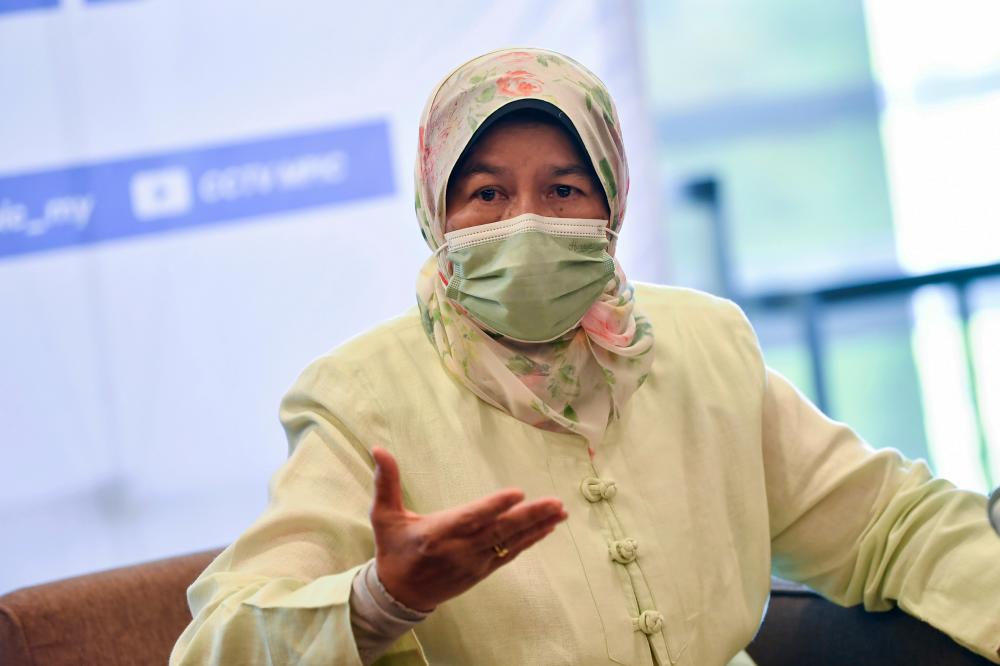 Omicron to further boost exports of rubber glove says Zuraida