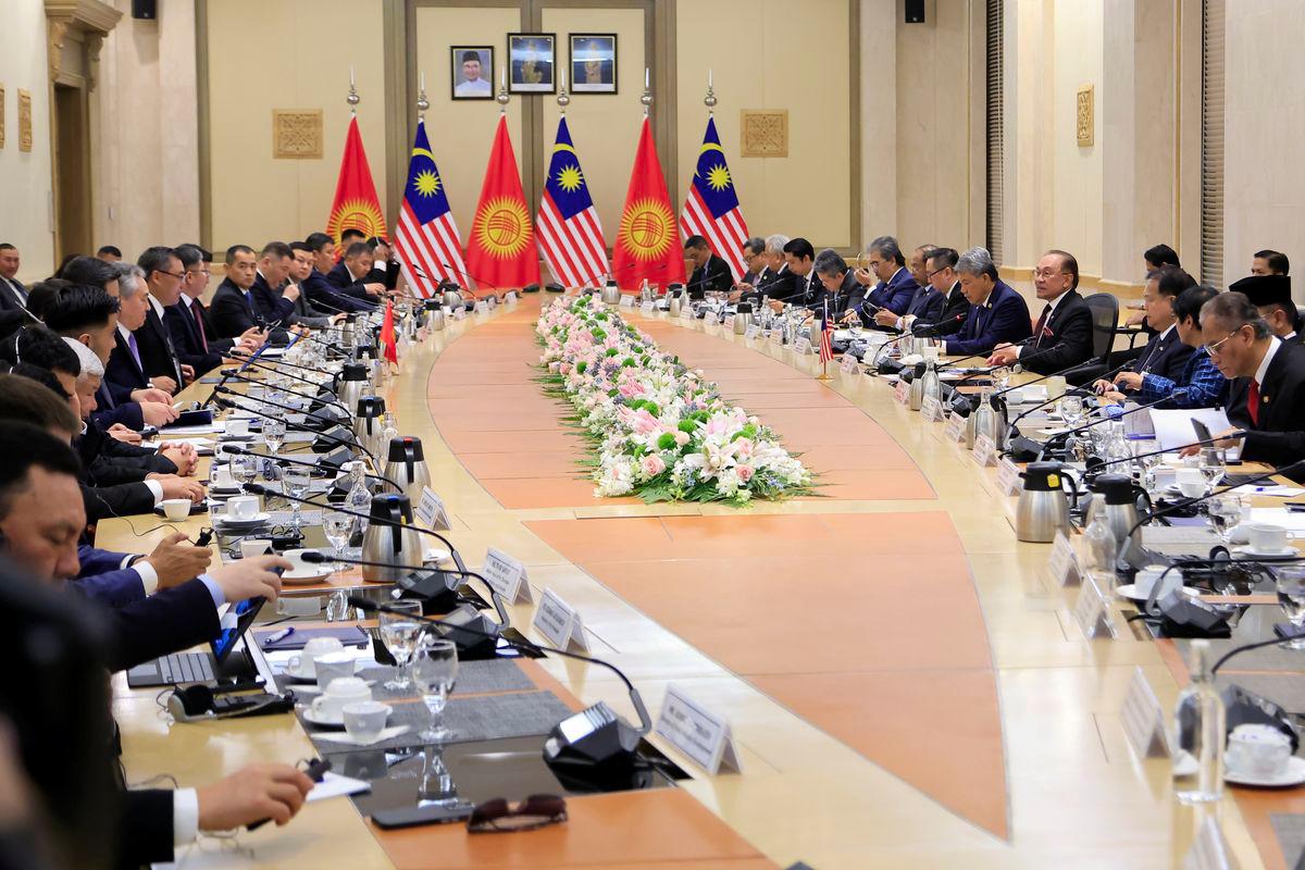 Prime Minister Datuk Seri Anwar Ibrahim holds a bilateral meeting with the President of the Kyrgyz Republic Sadyr Zhaparov at the Perdana Putra, today. - BERNAMAPIX