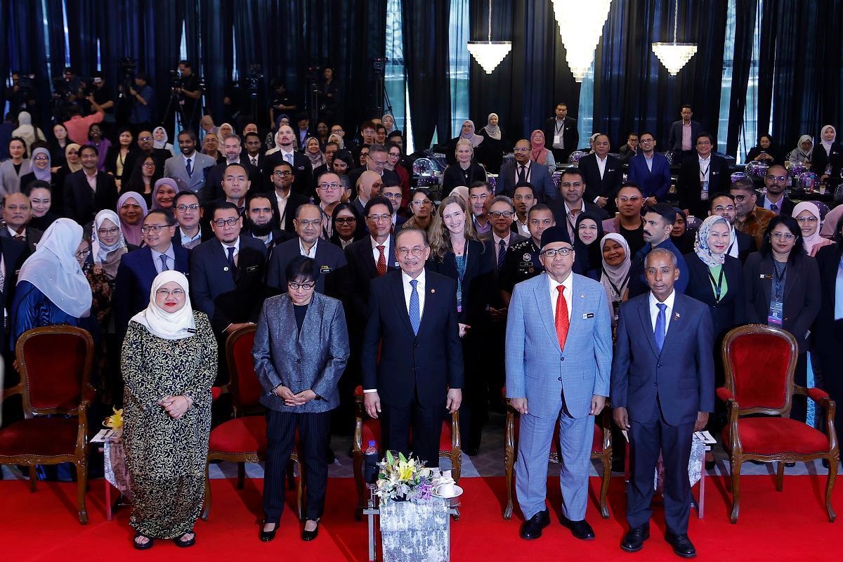 - fotoBERNAMA