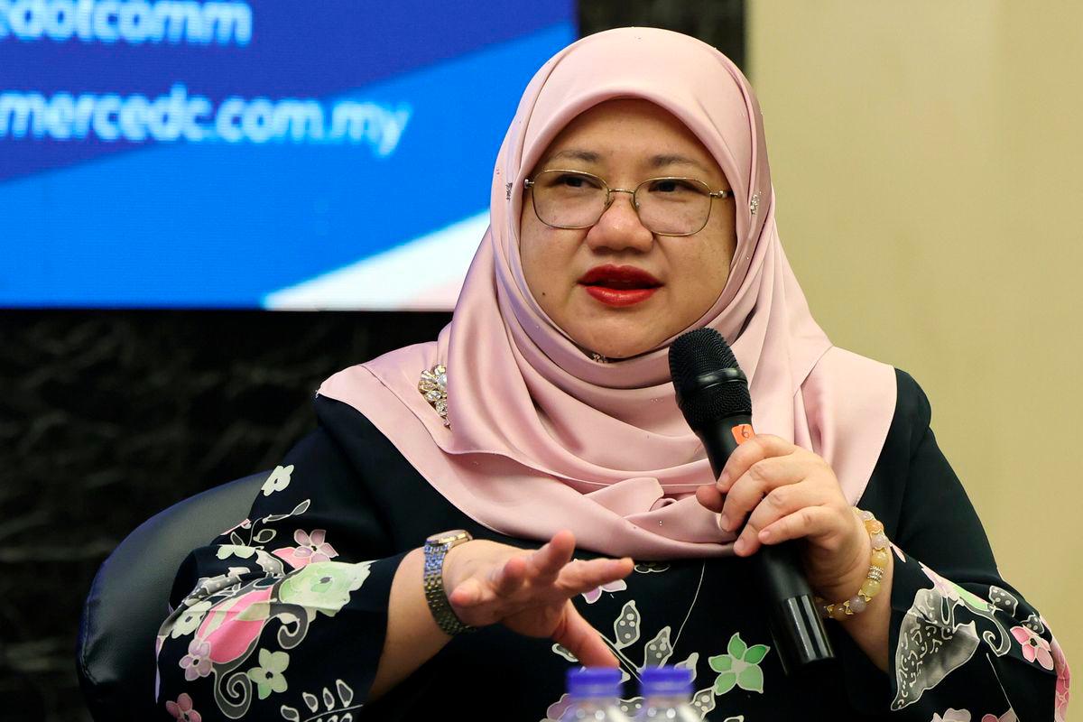 Ketua Audit Negara Datuk Seri Wan Suraya Wan Mohd Radzi - fotoBERNAMA