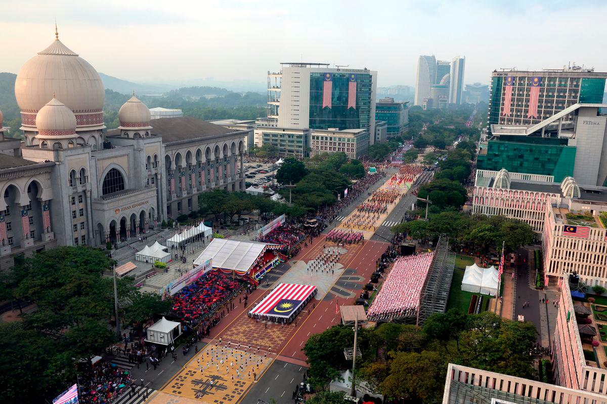 The parade and march-past during the 67th National Day celebration themed “Malaysia MADANI: Jiwa Merdeka” at Dataran Putrajaya on 31 August 2024. – BERNAMA