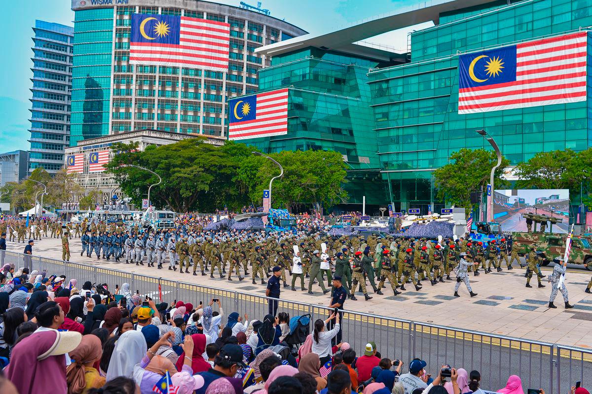 Para peserta perbarisan Hari Kebangsaan 2025 yang akan berlangsung Ahad ini di Dataran Putrajaya dengan bertemakan ‘Malaysia MADANI: Rakyat Disantuni’ - fotoBERNAMA