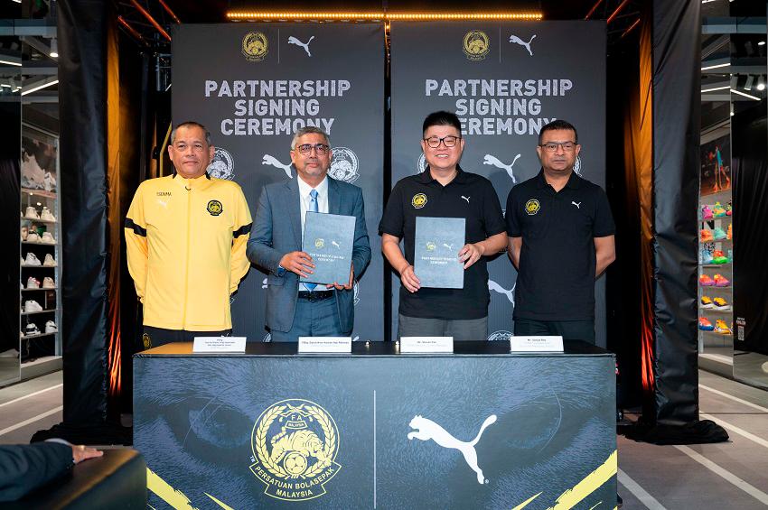 From left: Tan Sri Dato’ Hamidin Mohd Amin, President of FAM, Datuk Noor Azman Haji Rahman, General Secretary of FAM, Steven Tan, Country Manager of PUMA Malaysia &amp; Sanjay Roy, Managing Director of PUMA Southeast Asia &amp; Oceania