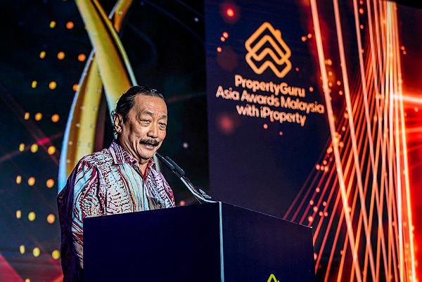 Berjaya founder receives ‘Real Estate Personality’ award $!Berjaya founder receives ‘Real Estate Personality’ award
