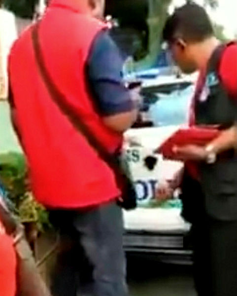 Two men detained for harrassment of two policemen during Rantau by-election (Updated)