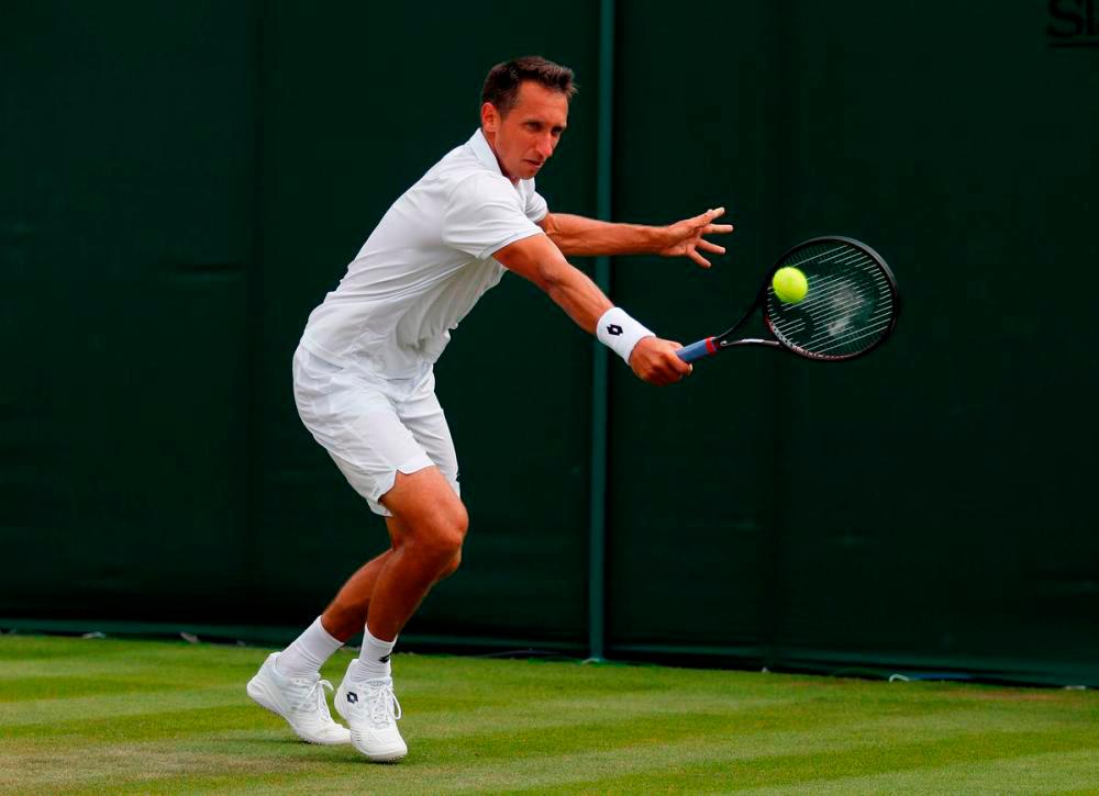 Wimbledon struggles to avoid shadow of Russia ban