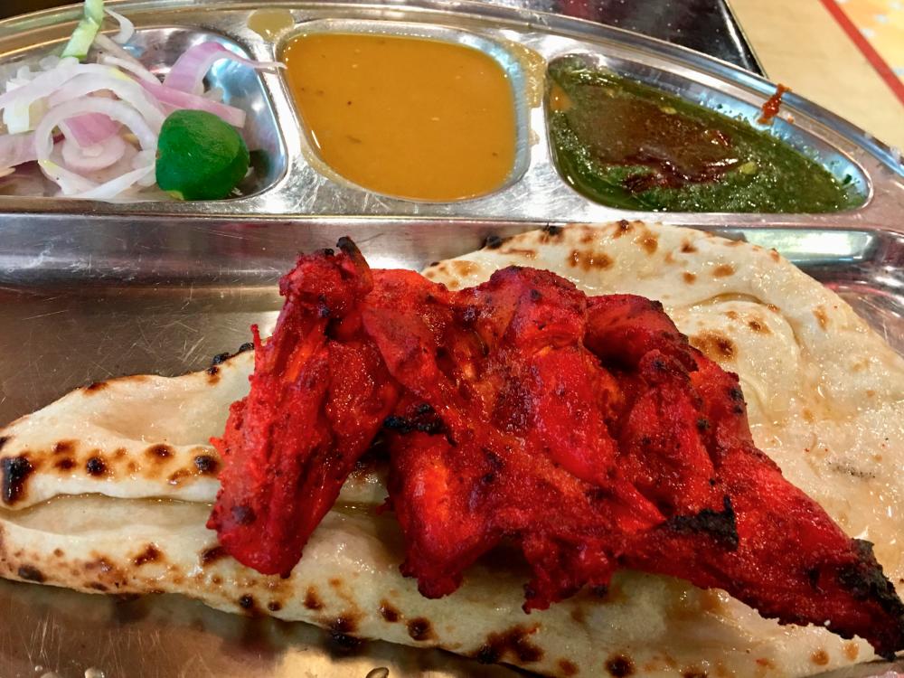 $!Indian garlic naan provides a flavourful twist with its aromatic spices. – PIC FROM YOUTUBE @REDDIT