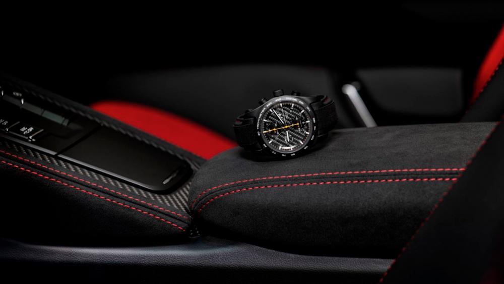 Porsche 718 Spyder RS: Pinnacle Of The Mid-Engined Family (video) $!Porsche 718 Spyder RS: Pinnacle Of The Mid-Engined Family (video)