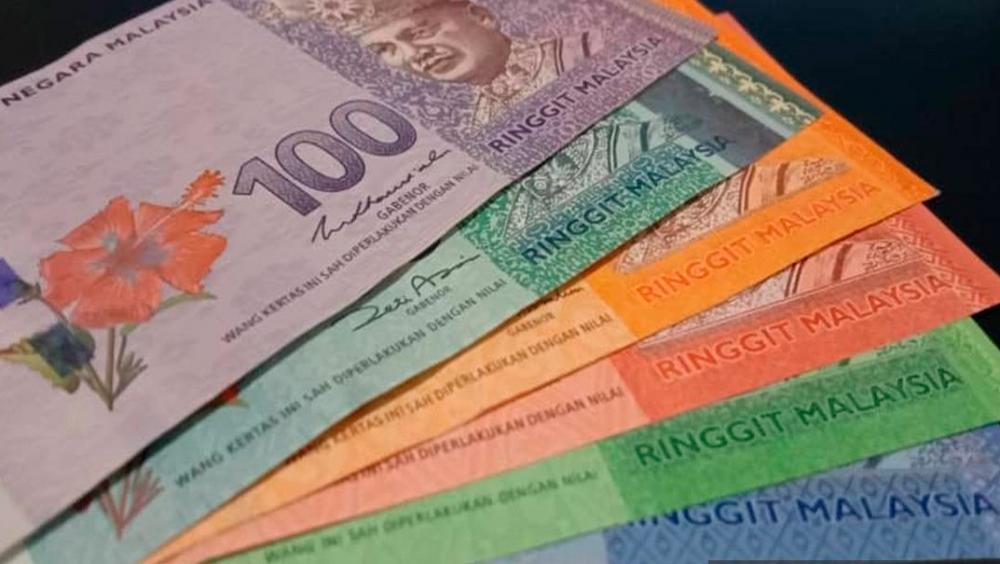 Large fluctuations in the ringgit’s level can create lasting impact for businesses, households, and the economy. – Bernamapic