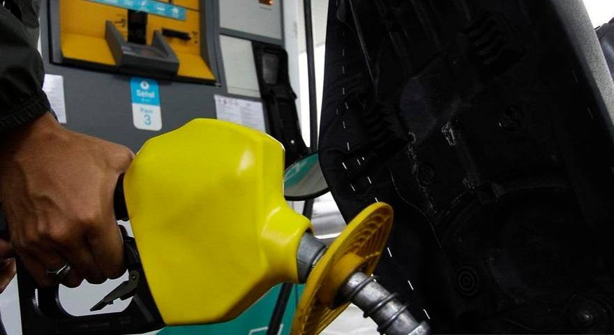 Petrol subsidies cost the government nearly RM40 billion a year. – Bernama filepic