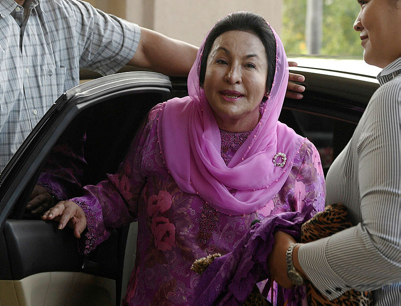 Court to hear Rosmah’s bid to stay jewellery trial on Oct 22