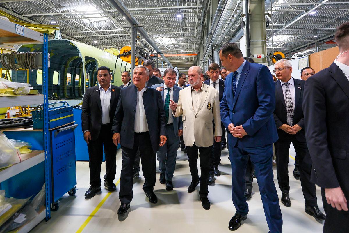 Yang di-Pertuan Agong Sultan Ibrahim berkenan berangkat melawat Kazan Helicopter Plant (KHP), yang merupakan antara pengeluar helikopter terbesar di dunia, hari ini - BERNAMA