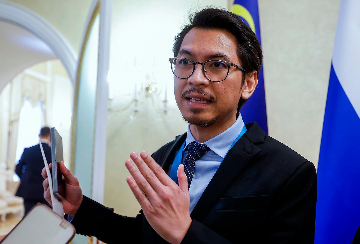 Political Secretary to the Finance Minister, Muhammad Kamil Abdul Munim. - BERNAMApix