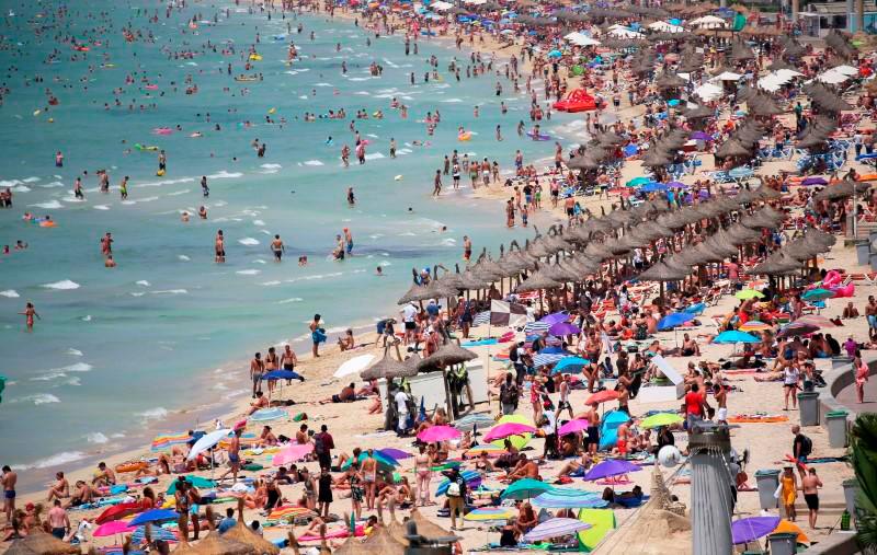 Ibiza, between economic distress and unprecedented calm