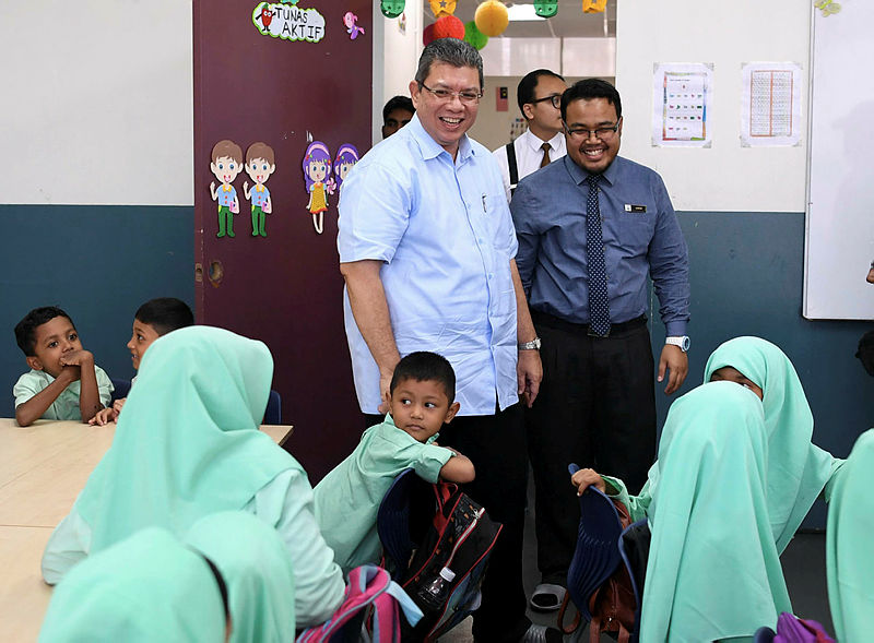 Foreign Minister Datuk Saifuddin Abdullah during a visit to the Rohingya Education Centre in Klang, on Feb 19, 2019. — Bernama