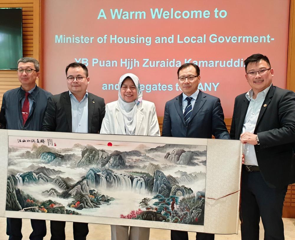 From left: Lim, SANY Construction Malaysia general manager Wang Zhen Yi, Zuraida, president of SANY Heavy Industry Corporation Tang Xiuguo and director of SANY Construction Malaysia Chang Bar Kuei.