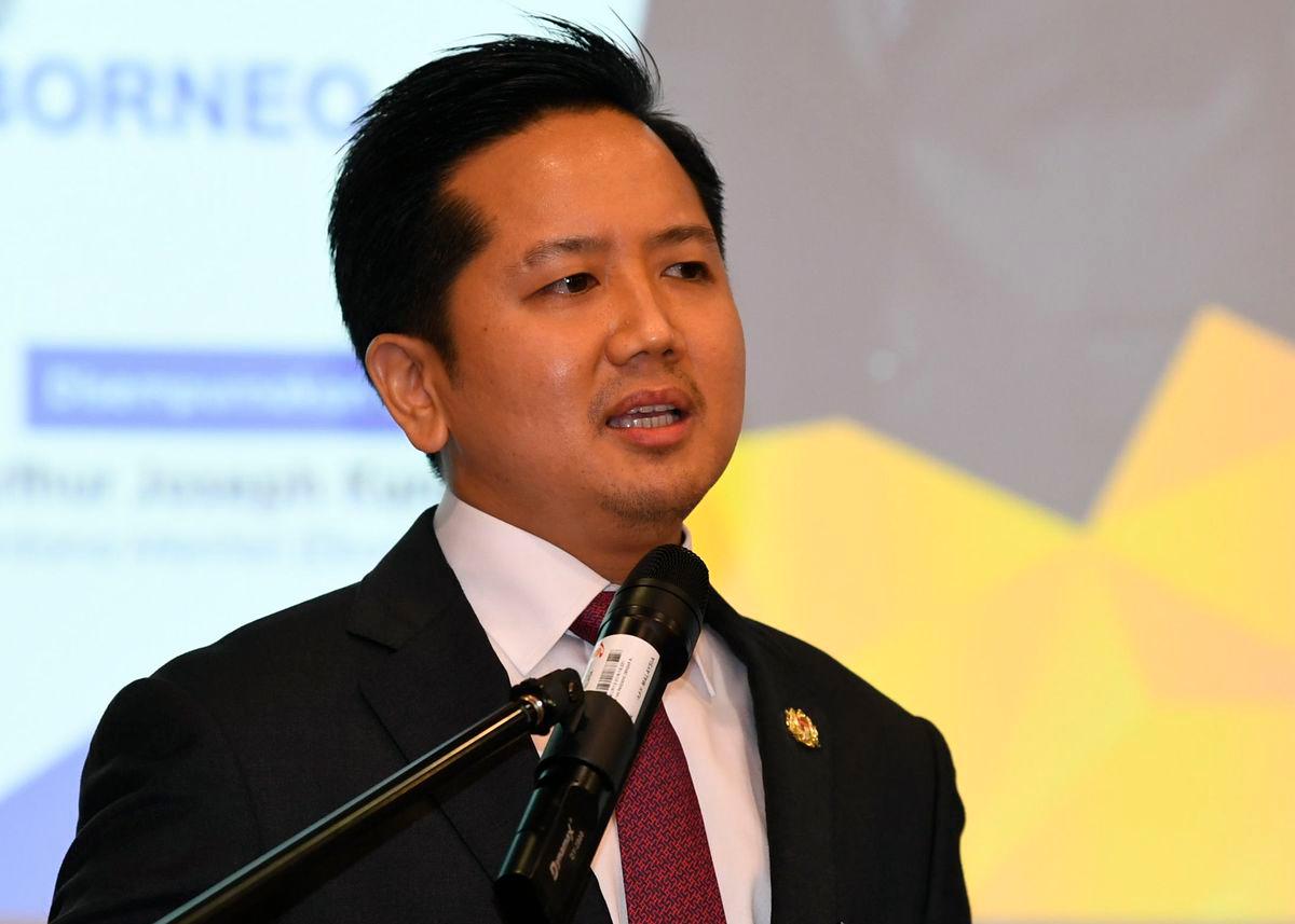 Timbalan Menteri di Jabatan Perdana Menteri (Ekonomi) Datuk Arthur Joseph Kurup - BERNAMA