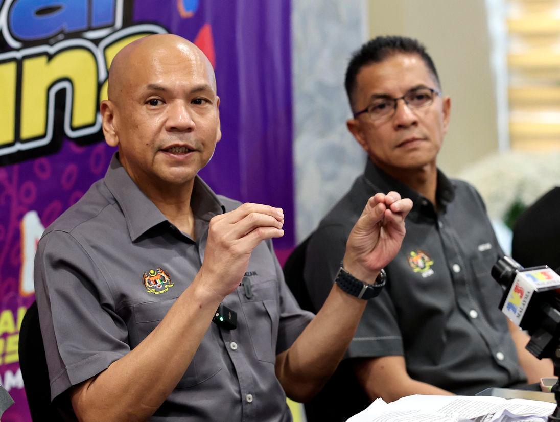 Domestic Trade and Cost of Living Minister Datuk Armizan Mohd Ali - Photo by BERNAMA