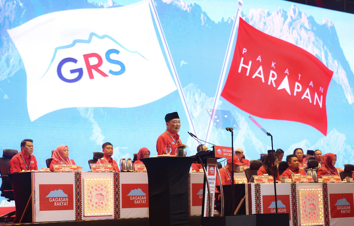 President of Gabungan Rakyat Sabah (GRS), Datuk Seri Hajiji Noor, delivered his officiating speech at the GRS Annual General Assembly held at the Sabah International Convention Centre (SICC) yesterday. – BERNAMA