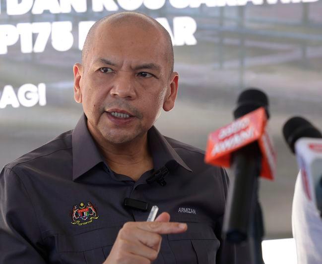Menteri Perdagangan Dalam Negeri dan Kos Sara Hidup Datuk Armizan Mohd Ali - BERNAMApix