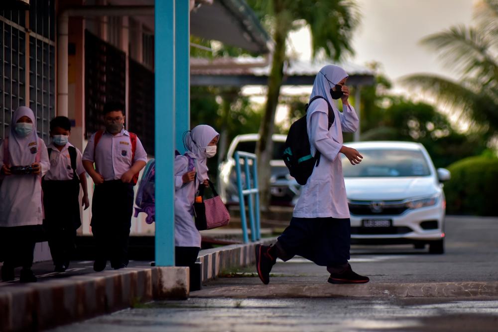 The behavior of the students present on the first day of the school opening at Sekolah Kebangsaan Patau-Patau today. BERNAMApix