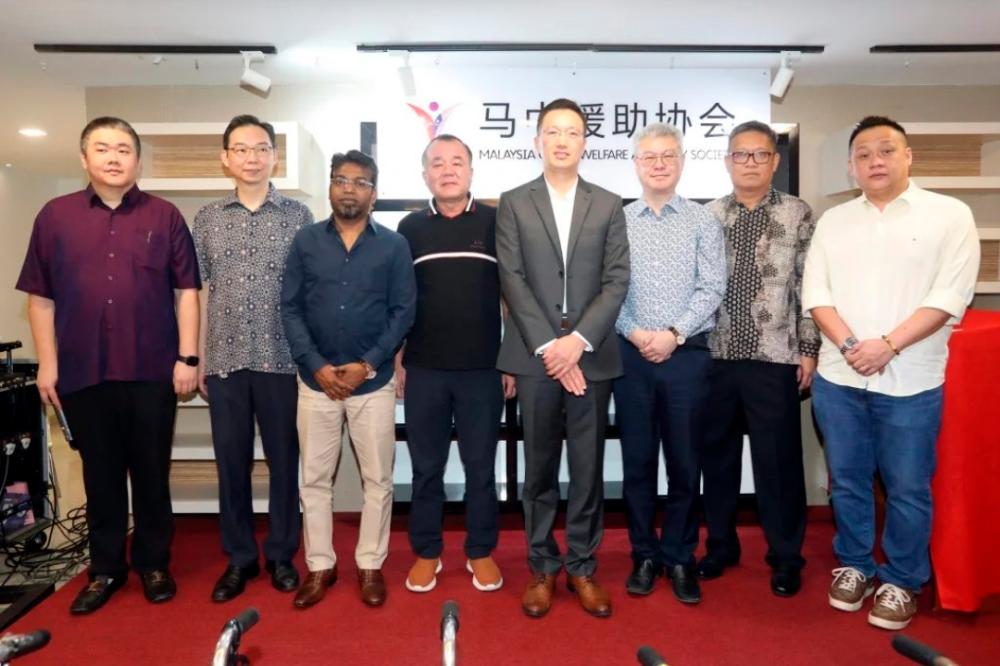 Huang Bin (Secretary), Dr Teh Choon Jin (Vice President), Parthiban Subramanian (Private Secretary to the Deputy Minister of Foreign Affairs), Datuk Lye Wee Ken (President), Yu Tianxiang (First Secretary of the Embassy of the People’s Republic of China in Kuala Lumpur), Tan Keng Kang (Deputy President), Hon Sai Lam (Treasurer), Lee Mun Hoong (Committee member).