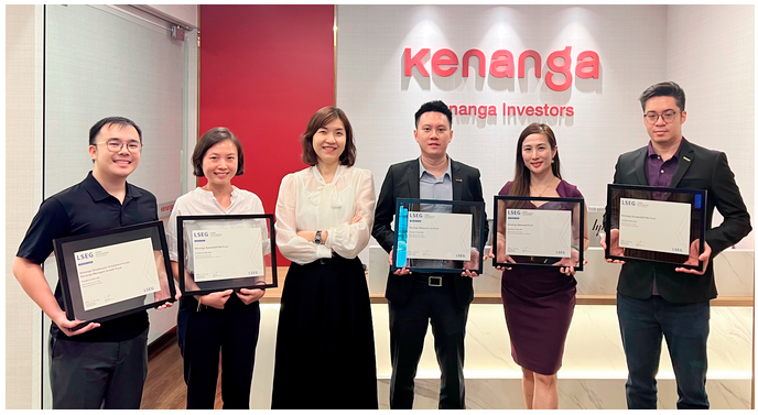 From left to right: Brandon Ong, Portfolio Manager; Low Pei Yee, Portfolio Manager; Lee Sook Yee, Chief Investment Officer; Cristopher Kok, Head, Equities; Dawne Chin, Portfolio Manager; and Muhammad Nur Azmi Bin Abdul Aziz Al-Akbar, Portfolio Manager.