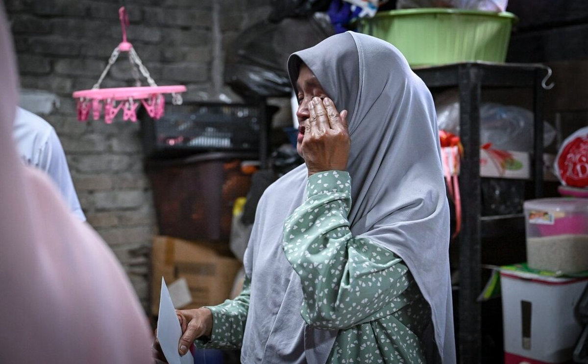 Wan Azizah Wan Mohd Ali, 79, a single mother living in poverty in Kampung Sungai Karang Darat, Kuantan, Pahang. - BERNAMA