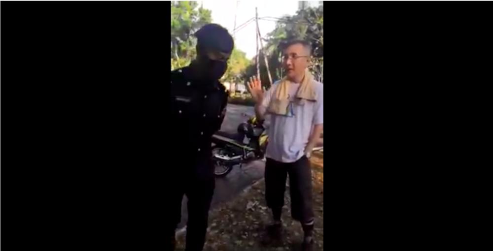 (Video) Cardiologist argues with police in public park, defying MCO