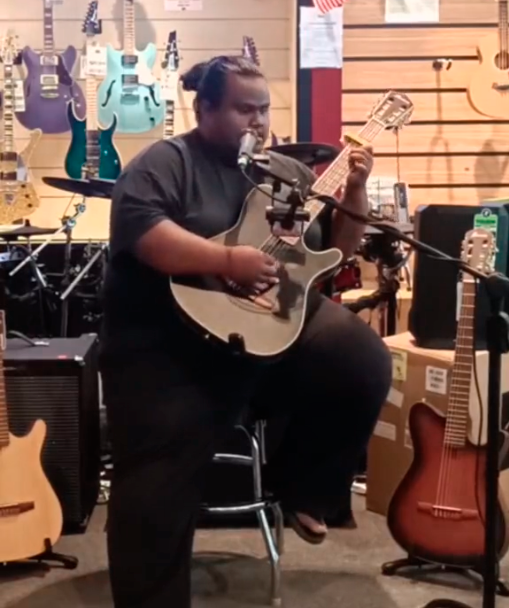 Indian duo strikes a chord with spectacular Cantonese song cover $!Indian duo strikes a chord with spectacular Cantonese song cover