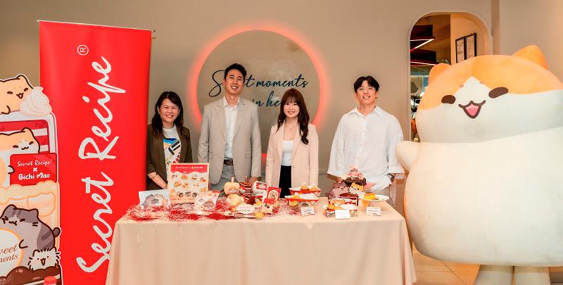 (From left) Secret Recipe head of marketing Evelyn Lee, Sim, Yong and Wee Lim at the launch. $!(From left) Secret Recipe head of marketing Evelyn Lee, Sim, Yong and Wee Lim at the launch.