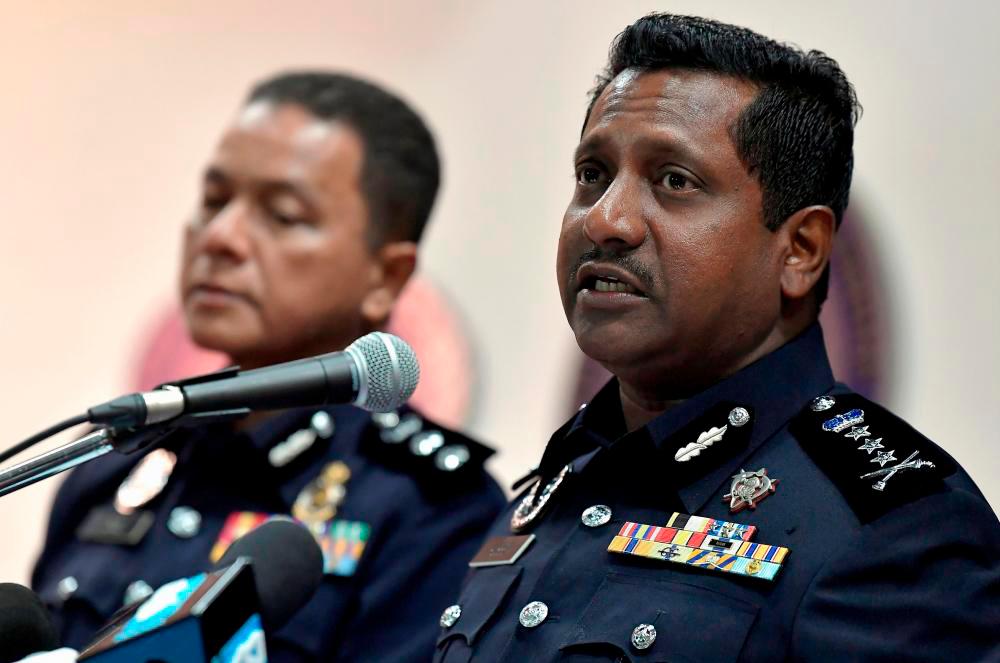 Selangor Police chief Datuk Hussein Omar Khan (right). BERNAMAPIX