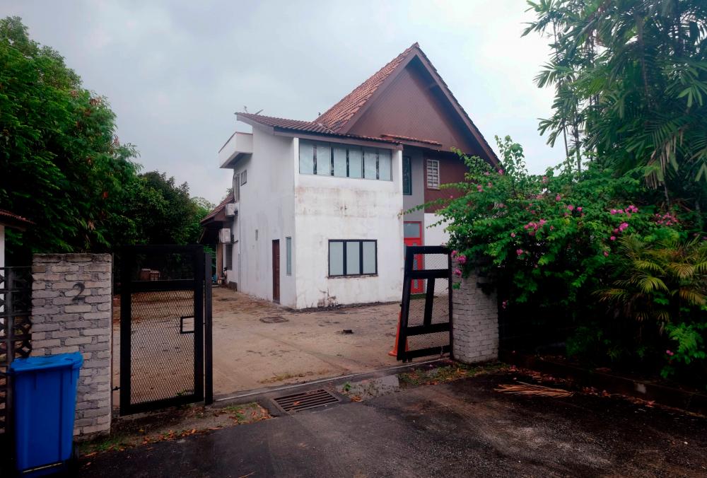 SHAH ALAM, July 19 -- The residence of former newsreader of a private television, Zalina Shaharah Azman, 57. BERNAMAPIX