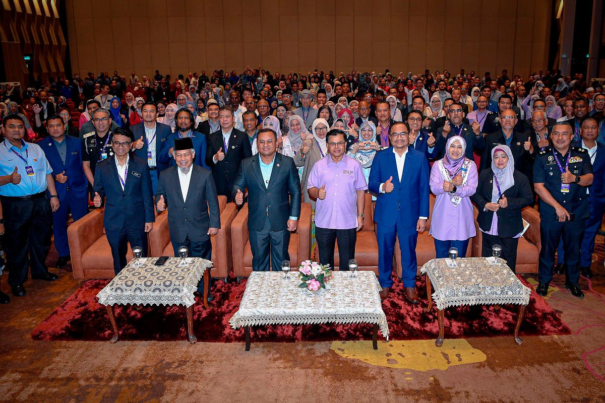 - fotoBERNAMA