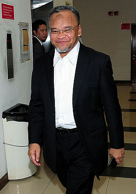 Former PAS deputy president Datuk Dr Nasharudin Mat Isa at the Shah Alam Sessions Court today. — Bernama