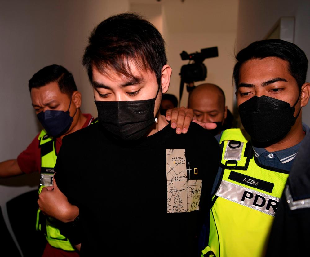 SHAH ALAM, 12 April -- Ahli perniagaan Nicky Liow Soon Hee, 34, mengaku tidak bersalah di Mahkamah Sesyen di sini hari ini atas 26 pertuduhan terlibat dalam aktiviti pengubahan dan memiliki wang haram bernilai lebih RM36 juta sejak 2016 hingga tahun lepas. Liow membuat pengakuan tersebut selepas jurubahasa membacakan kesemua pertuduhan tersebut di hadapan Hakim Helina Sulaiman. --fotoBERNAMA