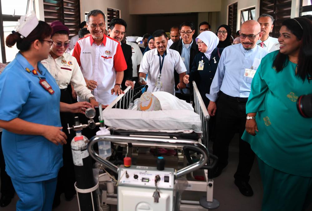 Health Minister Datuk Seri Dr Dzulkefly Ahmad makes an official visit to Hospital Tengku Ampuan Rahimah (HTAR) on May 13, 2019. - Bernama