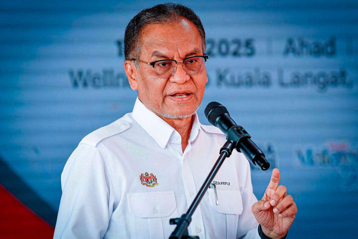 Menteri Kesihatan Datuk Seri Dr Dzulkefly Ahmad berucap ketika hadir pada Perasmian Wellness Hub Kuala Langat hari ini - fotoBERNAMA